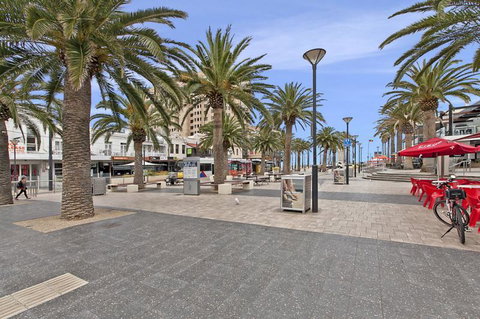 Glenelg Beach Studio - Australia Accommodation 8