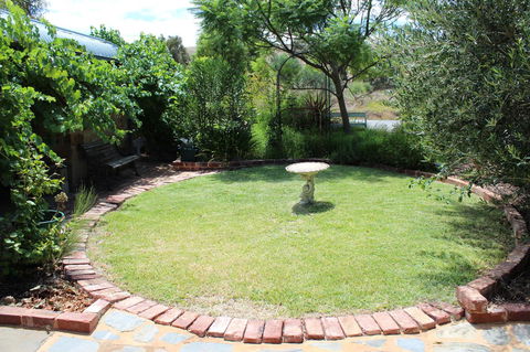 Hillside Cottage - Australia Accommodation 9