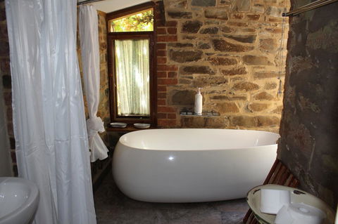 Hillside Cottage - Australia Accommodation 6