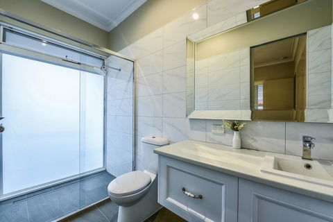 Aloha Central Luxury Apartments - Australia Accommodation 16