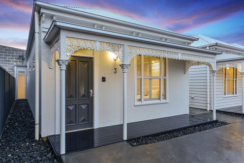Aloha Central Luxury Apartments - Australia Accommodation 2