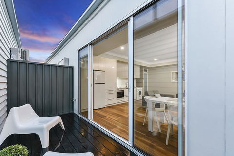 Aloha Central Luxury Apartments - Australia Accommodation 28