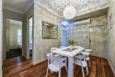 Aloha Central Luxury Apartments - Australia Accommodation 17