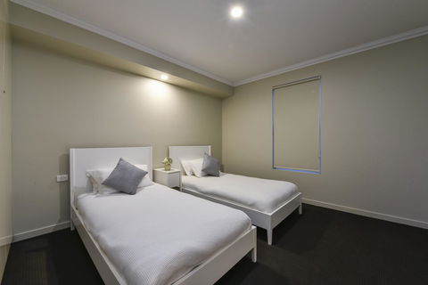 Aloha Central Luxury Apartments - Australia Accommodation 27