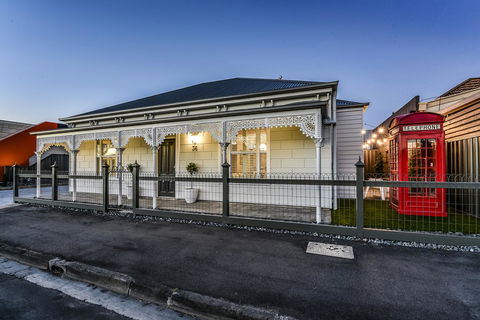 Aloha Central Luxury Apartments - Australia Accommodation 19