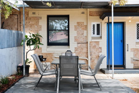 Cute And Cosy - Events, Workers, Getaways - Australia Accommodation 12