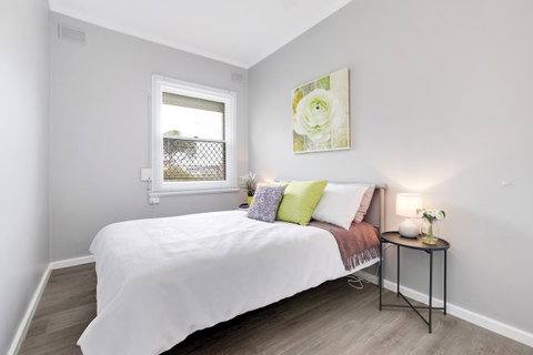 Cute And Cosy - Events, Workers, Getaways - Australia Accommodation 5