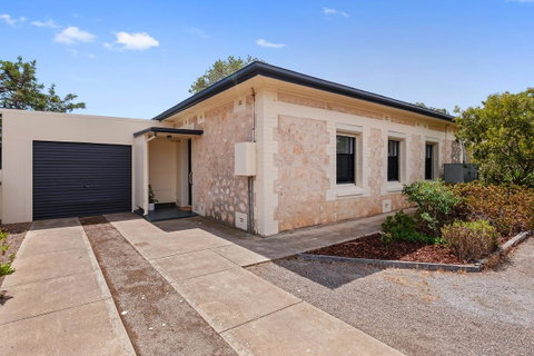 Cute And Cosy - Events, Workers, Getaways - Australia Accommodation 14