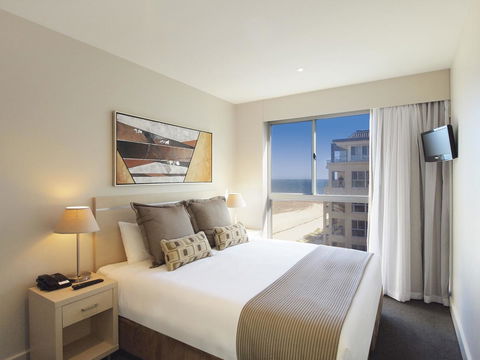 Oaks Glenelg Plaza Pier Suites - Australia Accommodation 2