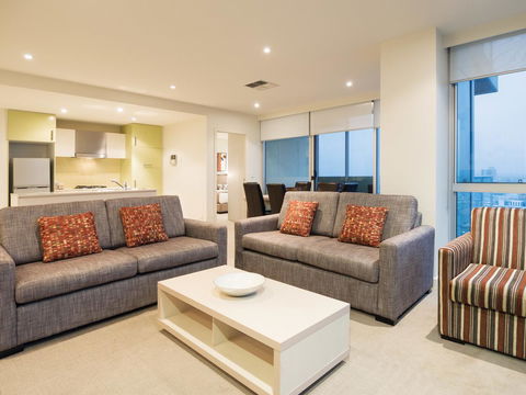Oaks Glenelg Liberty Suites - Australia Accommodation 25