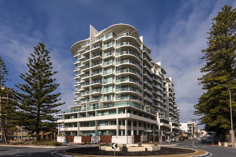 Oaks Glenelg Liberty Suites - Australia Accommodation 0