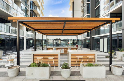 Resort Style Luxury City Apartment + Free Car Parking - Australia Accommodation 19