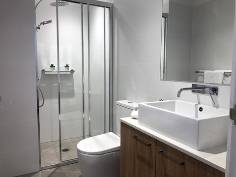 Resort Style Luxury City Apartment + Free Car Parking - Australia Accommodation 7