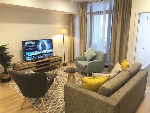 Resort Style Luxury City Apartment + Free Car Parking - Australia Accommodation 2