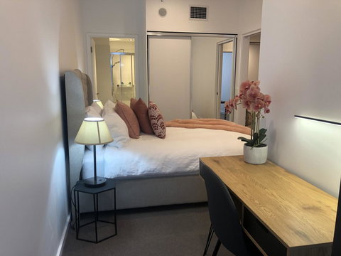 Resort Style Luxury City Apartment + Free Car Parking - Australia Accommodation 5