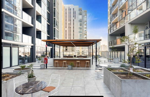 Resort Style Luxury City Apartment + Free Car Parking - Australia Accommodation 21