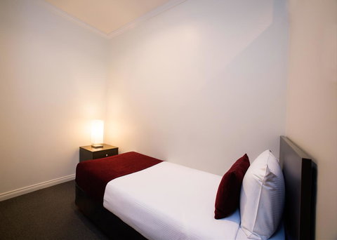 Franklin Apartments - Australia Accommodation 20