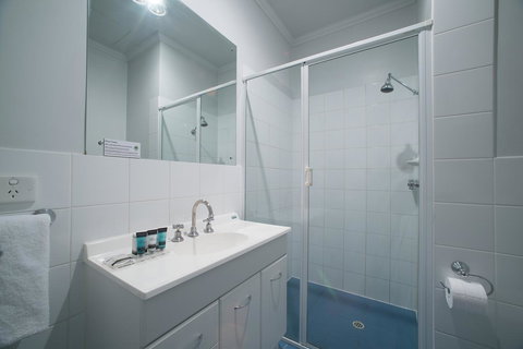 Franklin Apartments - Australia Accommodation 13