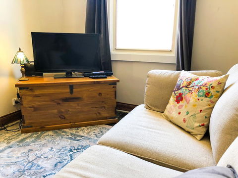 Inglenook Cottage - Australia Accommodation 17