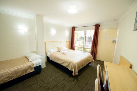 Jacksons Motor Inn - Australia Accommodation 26