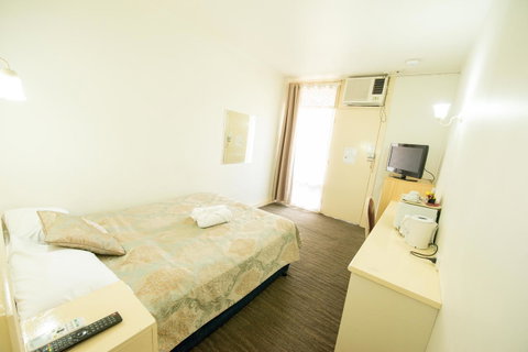 Jacksons Motor Inn - Australia Accommodation 34
