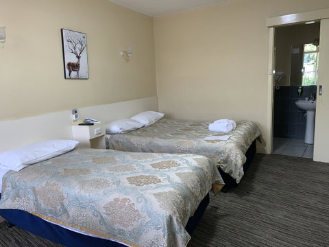 Jacksons Motor Inn - Australia Accommodation 39
