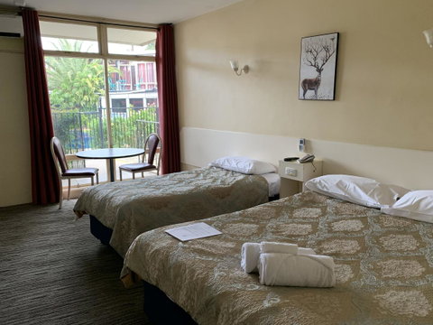 Jacksons Motor Inn - Australia Accommodation 40