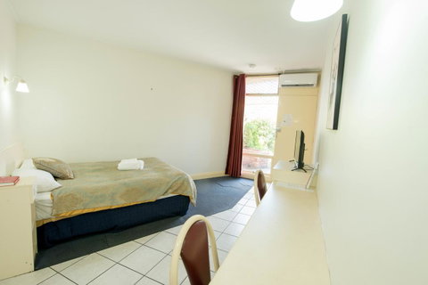 Jacksons Motor Inn - Australia Accommodation 33