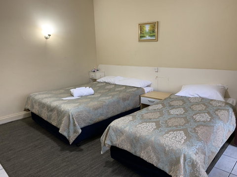 Jacksons Motor Inn - Australia Accommodation 37