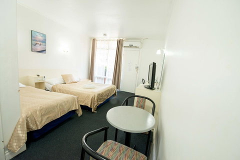 Jacksons Motor Inn - Australia Accommodation 15