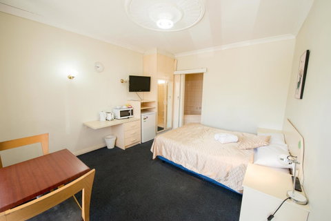 Jacksons Motor Inn - Australia Accommodation 6