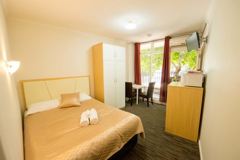 Jacksons Motor Inn - Australia Accommodation 8