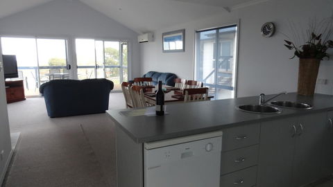 Kangaroo Island Bayview Villas - Australia Accommodation 13