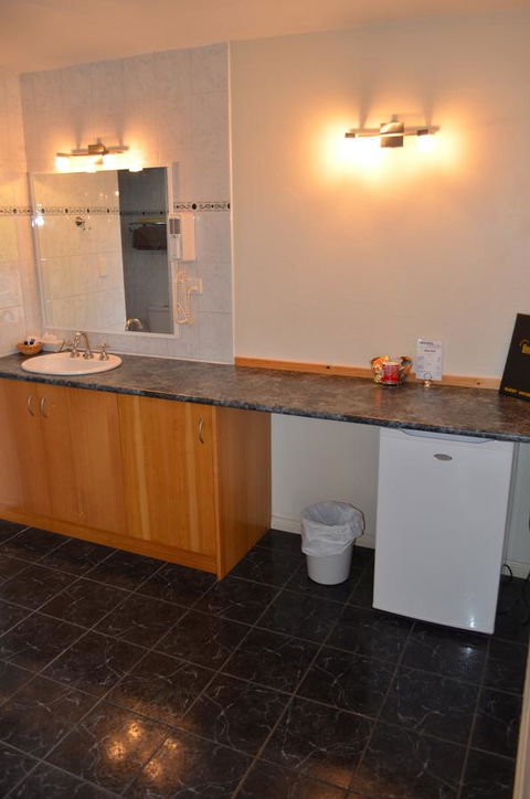 Arkana Motor Inn & Terrace Apartments - Australia Accommodation 37