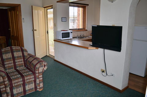 Arkana Motor Inn & Terrace Apartments - Australia Accommodation 35