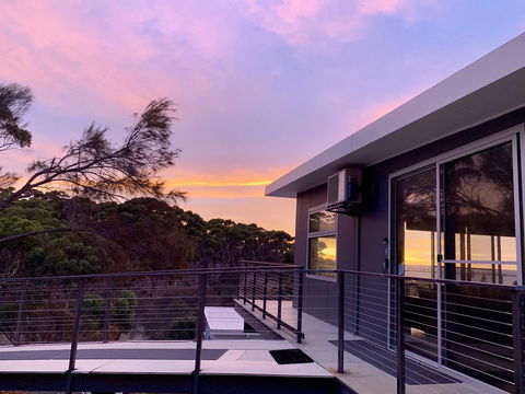 Sunrise On Falie Seaview Eco Accommodation - Australia Accommodation 9