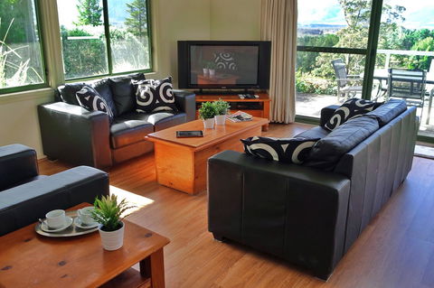 SkyView Villa - Australia Accommodation 4