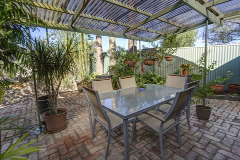 Tanunda Cottages - Australia Accommodation 17
