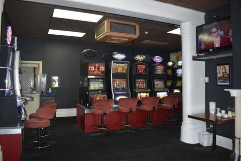 Commercial Hotel Morgan - Australia Accommodation 9