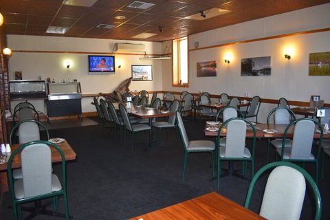 Commercial Hotel Morgan - Australia Accommodation 7