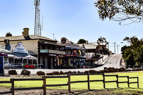 Commercial Hotel Morgan - Australia Accommodation 1