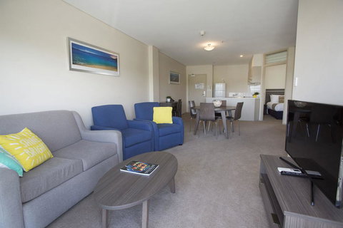 Hume Serviced Apartments - Australia Accommodation 18