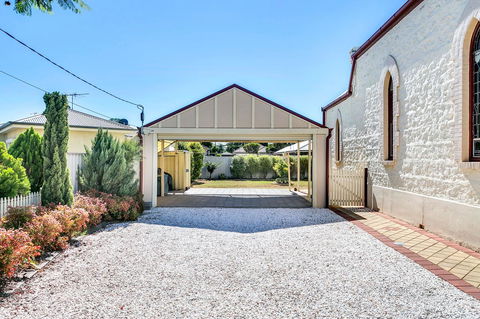 \'THE CHURCH\' Guest Home, Gawler Barossa Region - Australia Accommodation 11