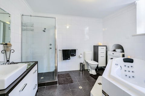 \'THE CHURCH\' Guest Home, Gawler Barossa Region - Australia Accommodation 5