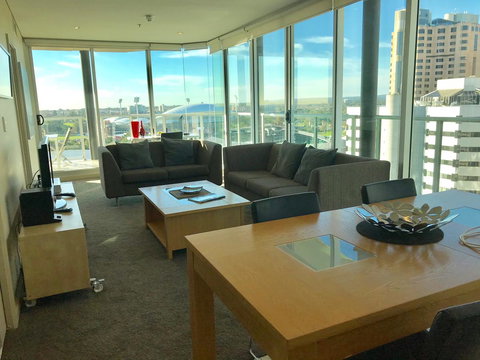 Adelaide DressCircle Apartments - North Terrace - Australia Accommodation 9