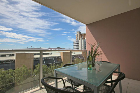 Adelaide DressCircle Apartments - North Terrace - Australia Accommodation 1