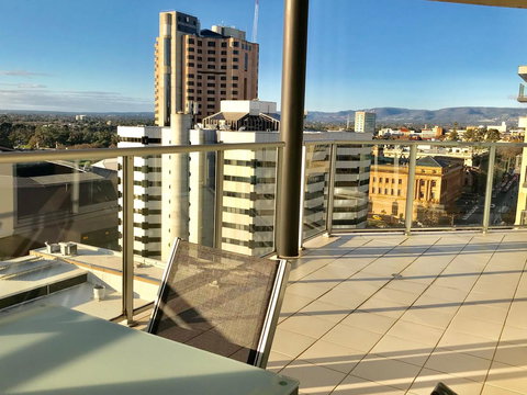 Adelaide DressCircle Apartments - North Terrace - Australia Accommodation 4