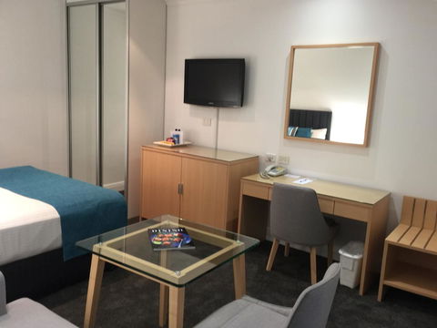 Ensenada Motor Inn And Suites - Australia Accommodation 17