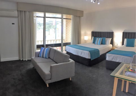 Ensenada Motor Inn And Suites - Australia Accommodation 2