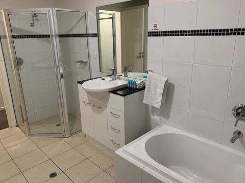 Ensenada Motor Inn And Suites - Australia Accommodation 25